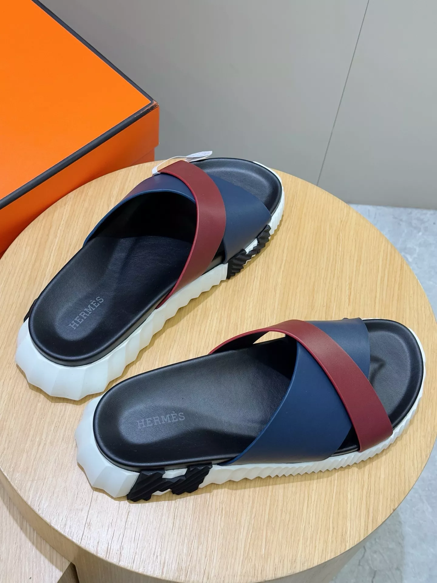 Hermes Slippers For Men Elegant 391