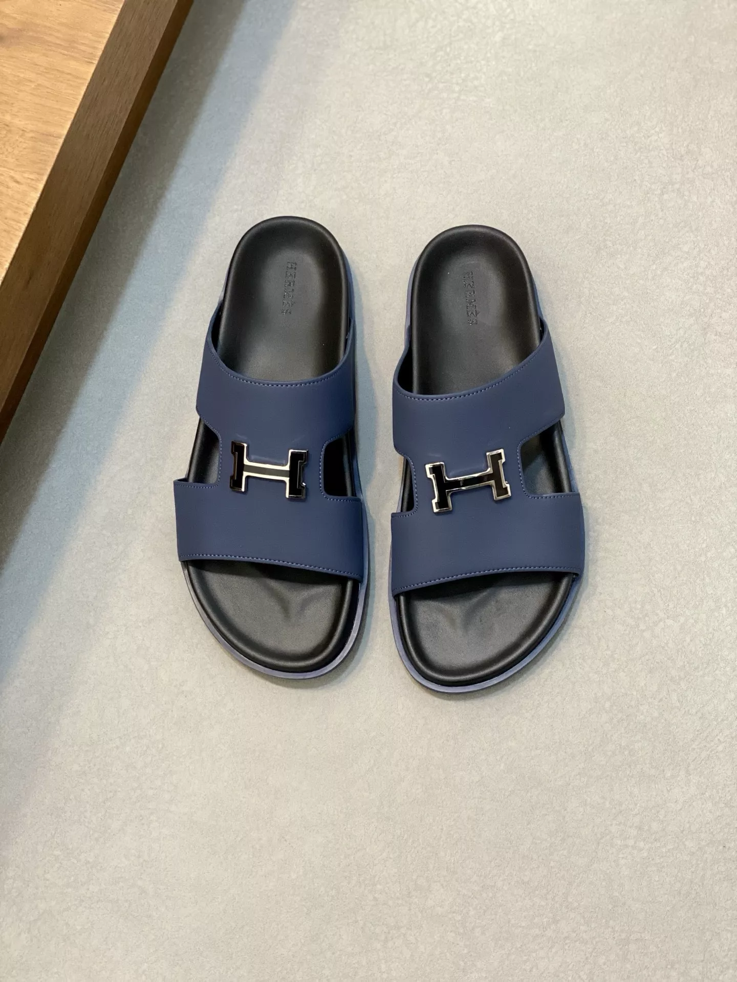 Hermes Slippers For Men Elegant 7200