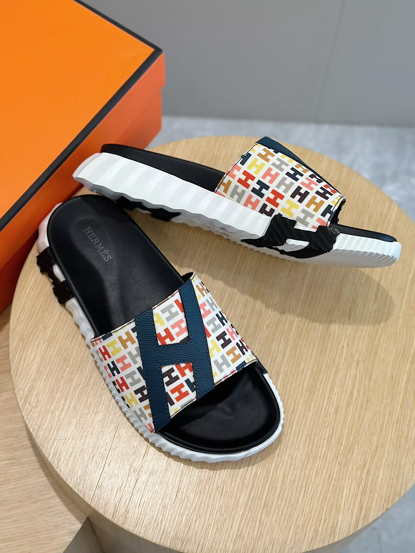 Hermes Slippers For Men Flexible 4530