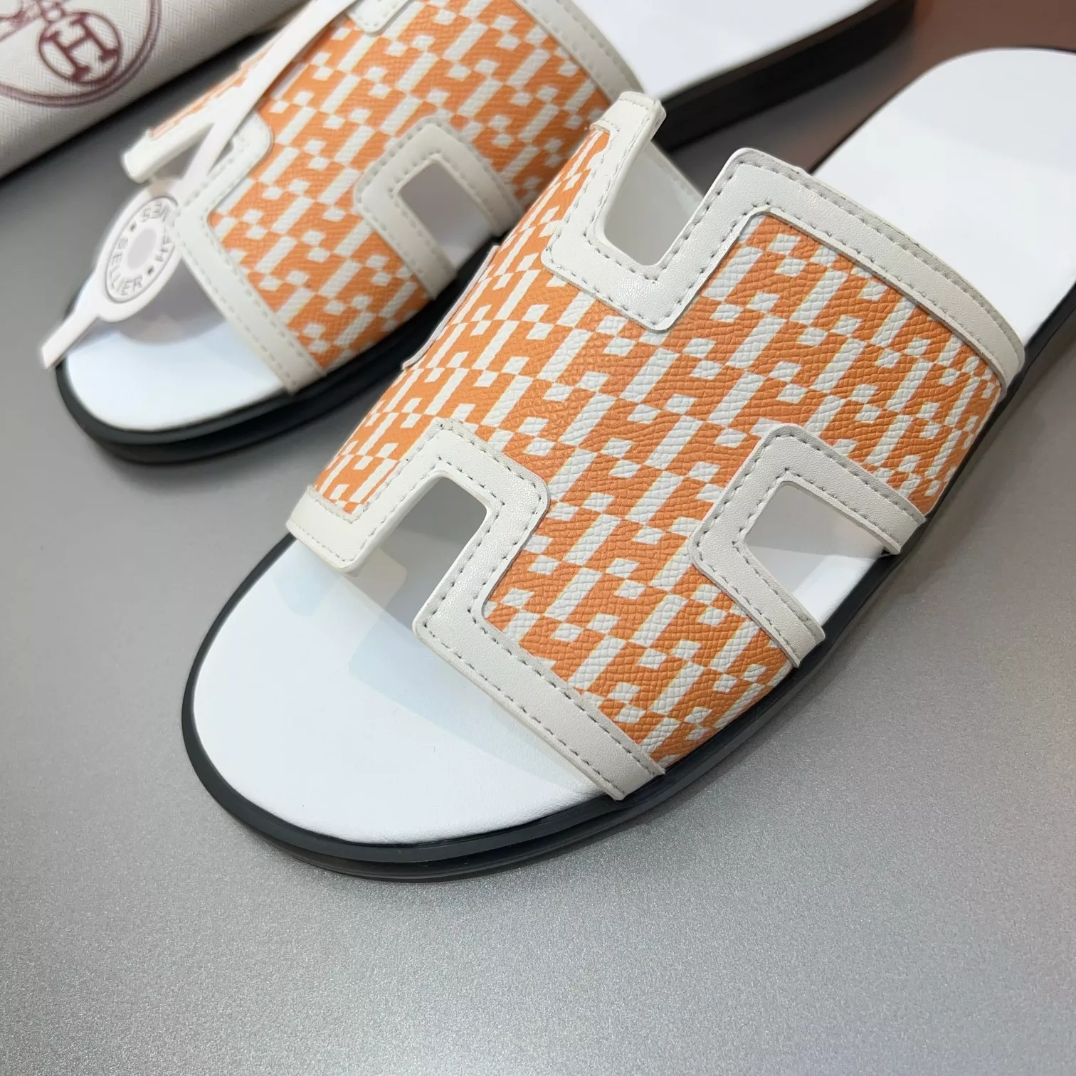 Hermes Slippers For Men Minimalist 390