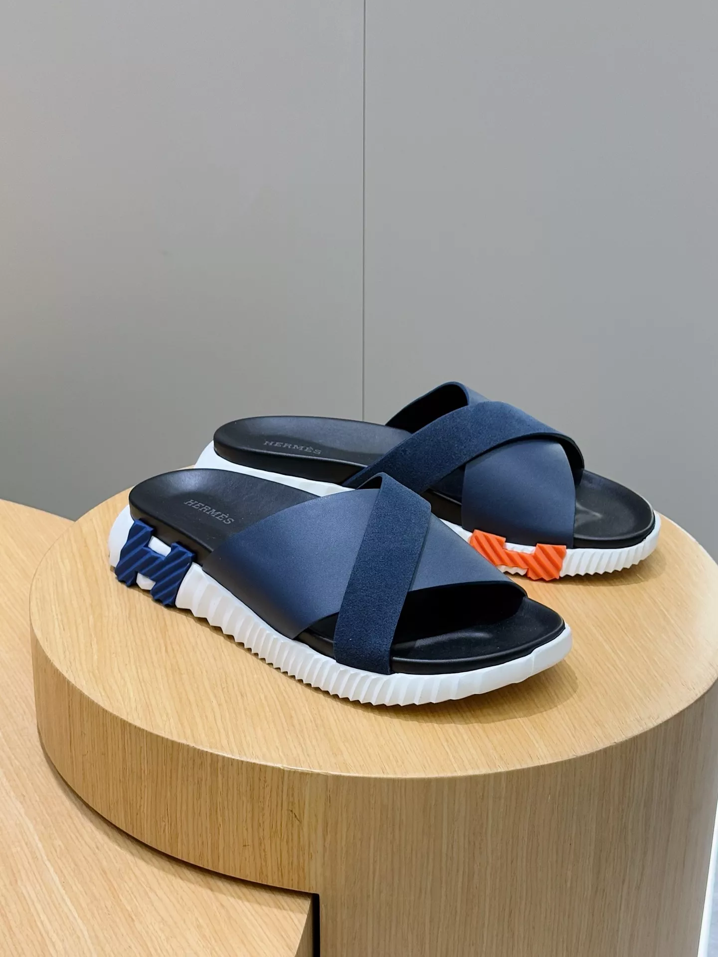 Hermes Slippers For Men Sleek 8305