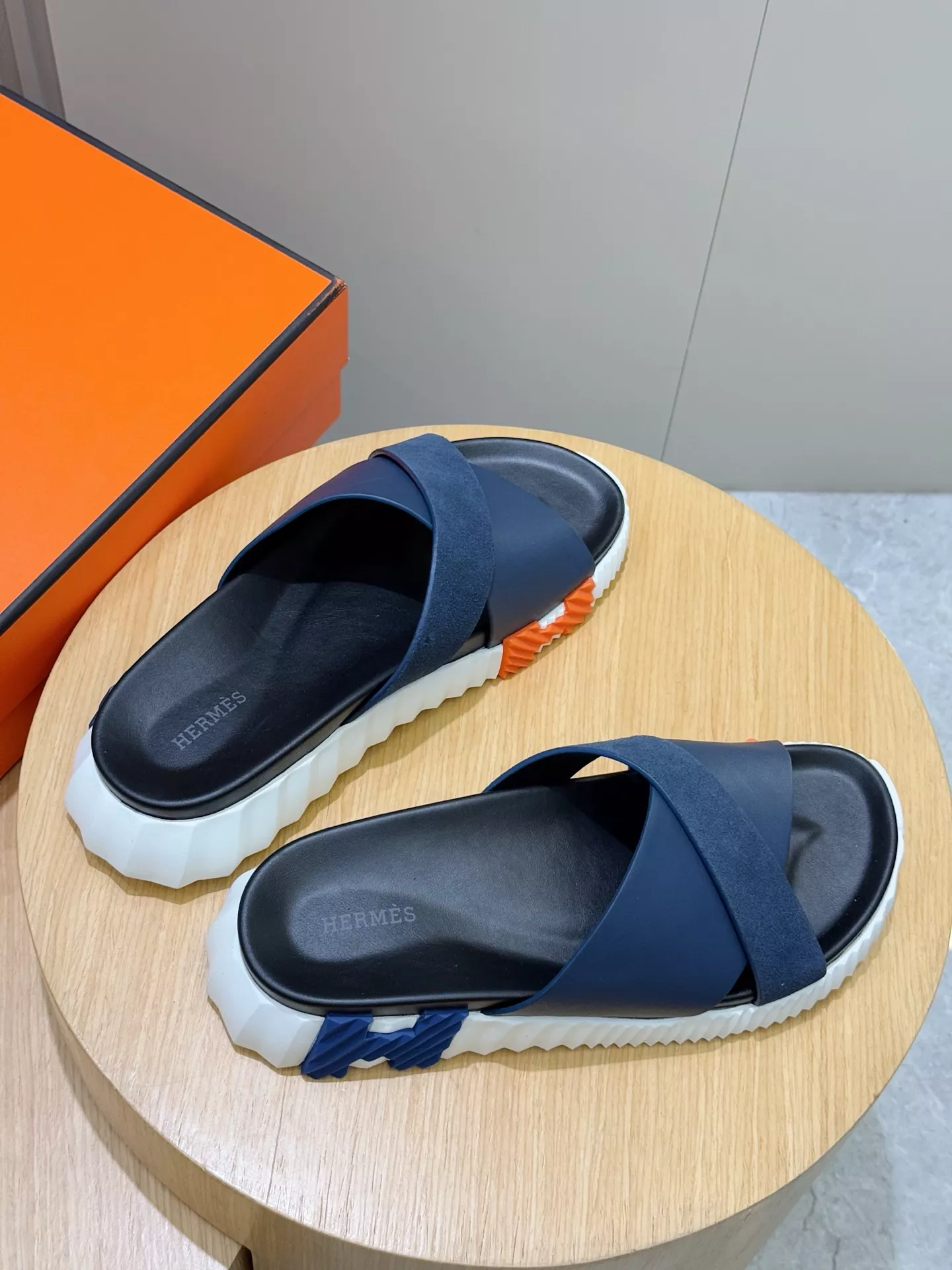 Hermes Slippers For Men Sleek 8305