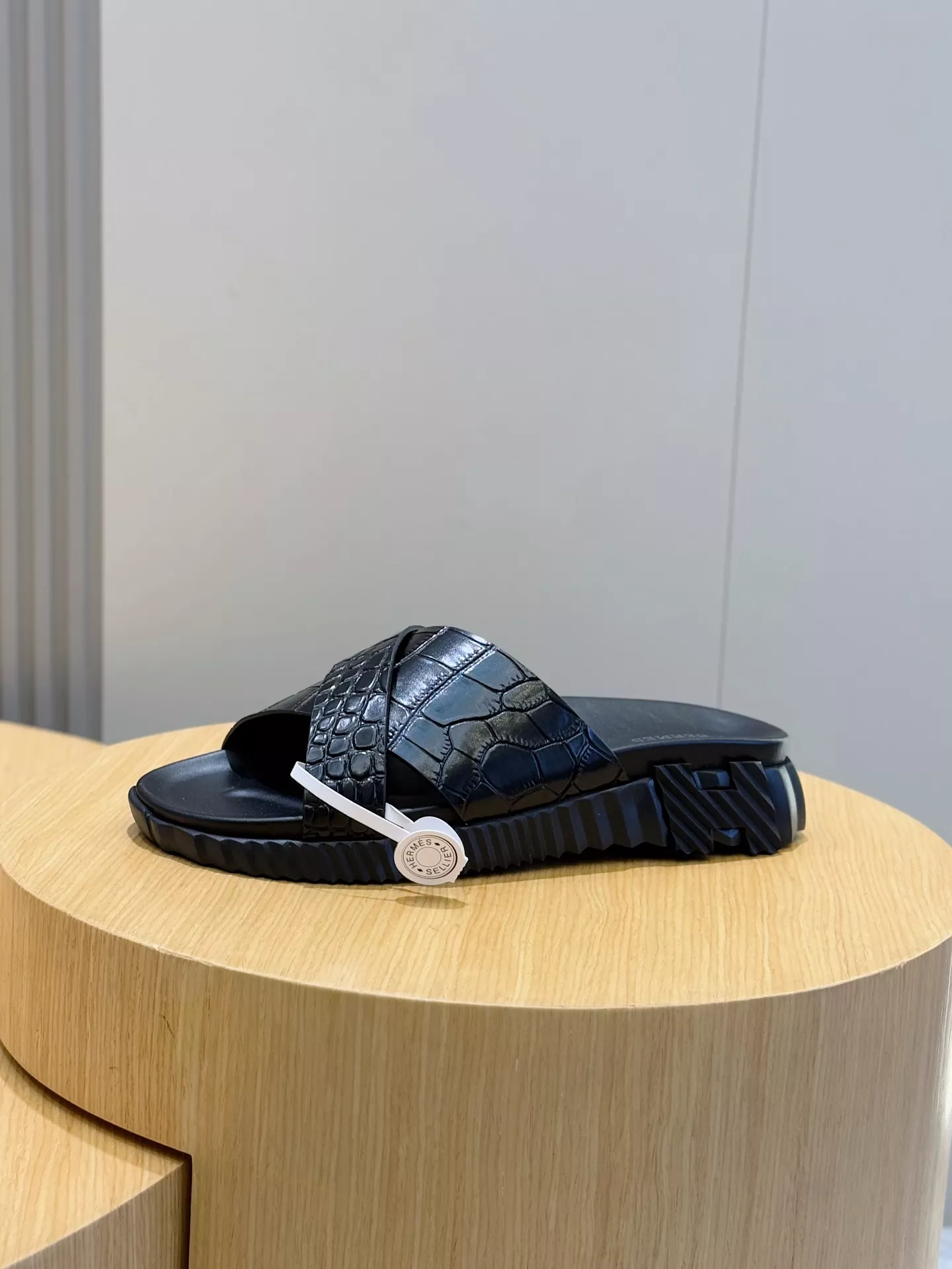 Hermes Slippers For Men Sleek 8533