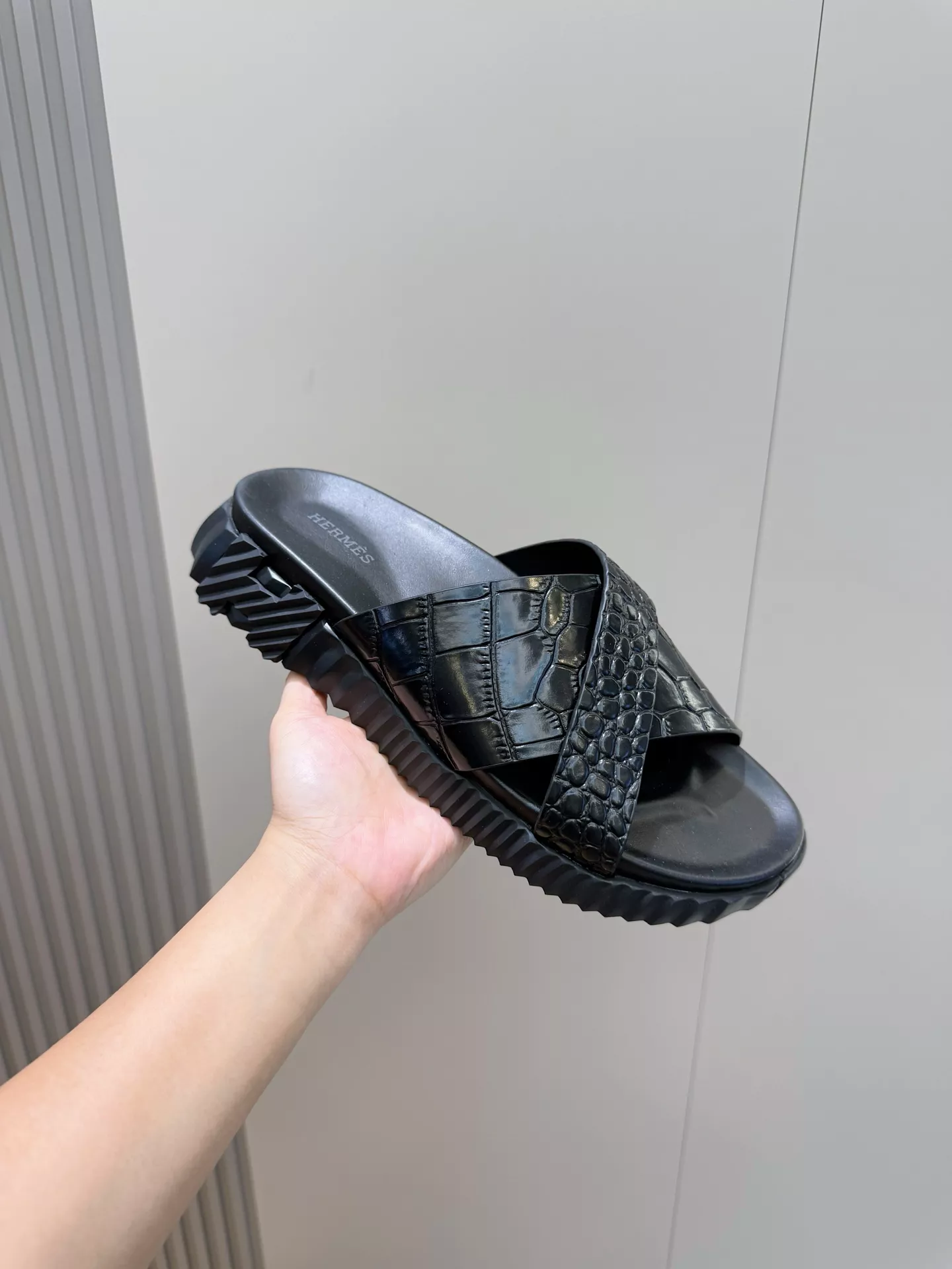 Hermes Slippers For Men Sleek 8533