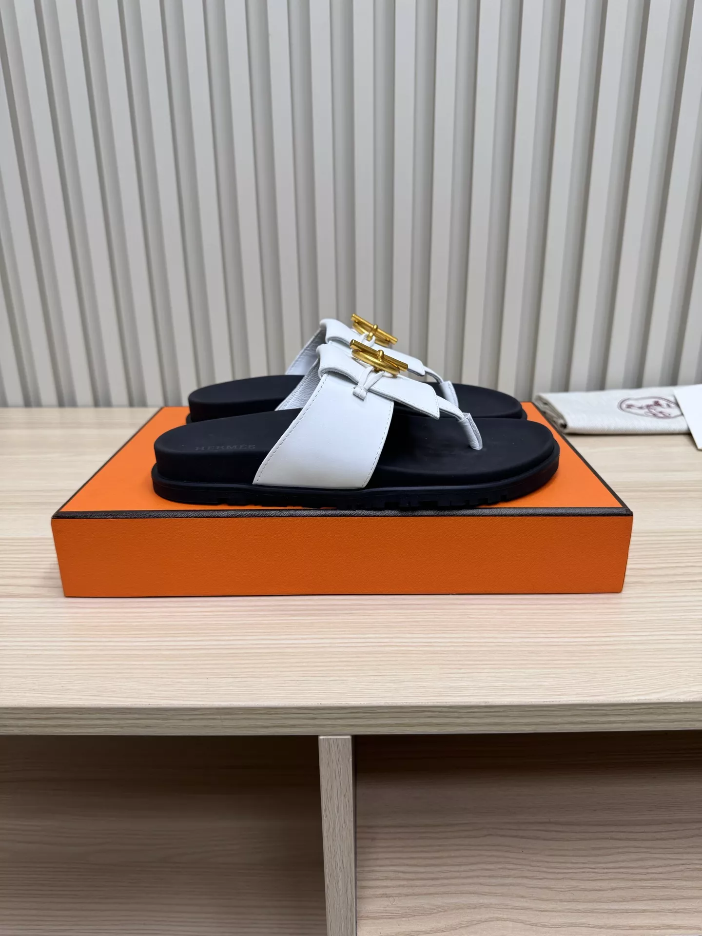 Hermes Slippers For Men Sophisticated 9492