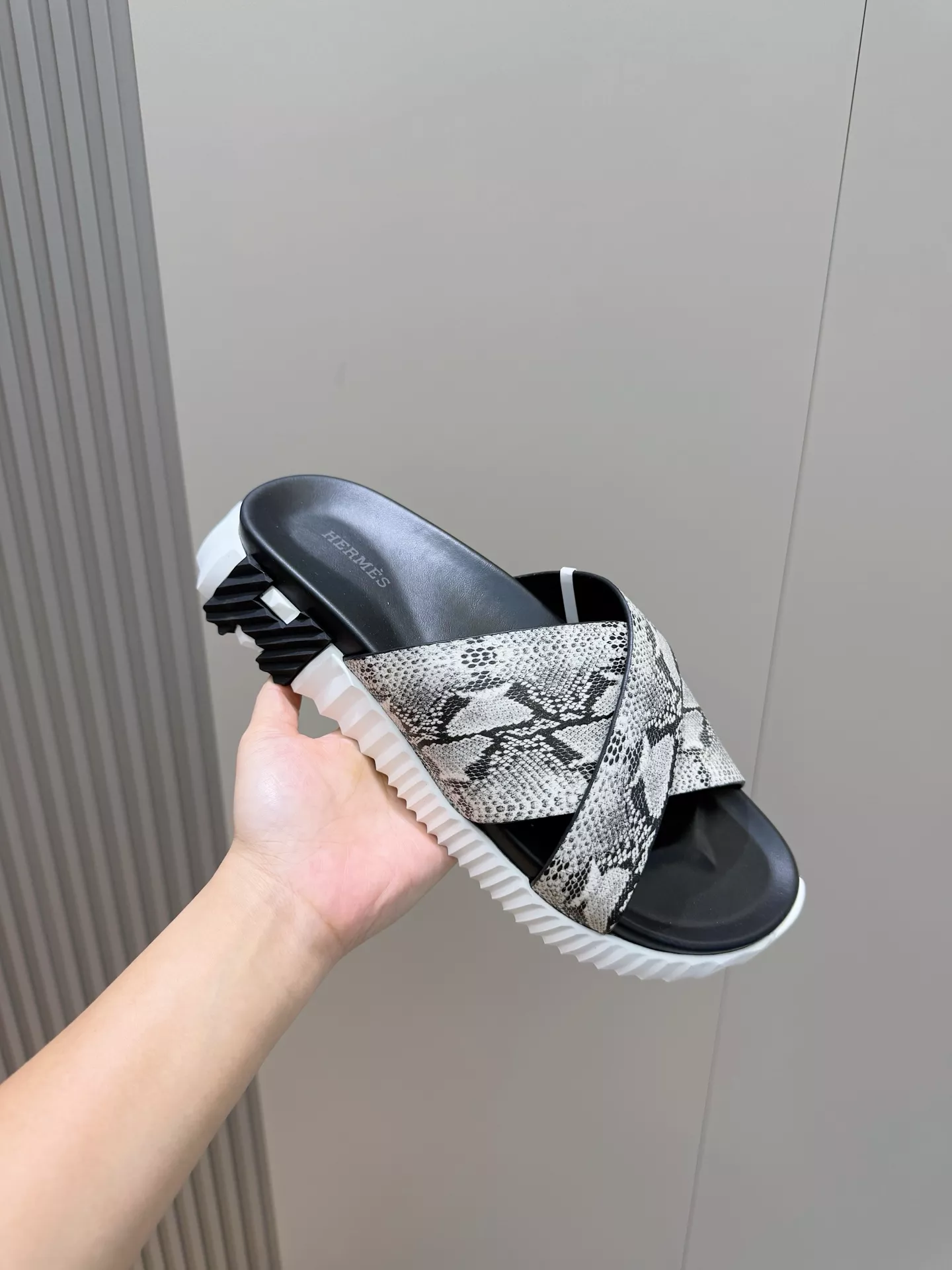 Hermes Slippers For Men Stylish 306