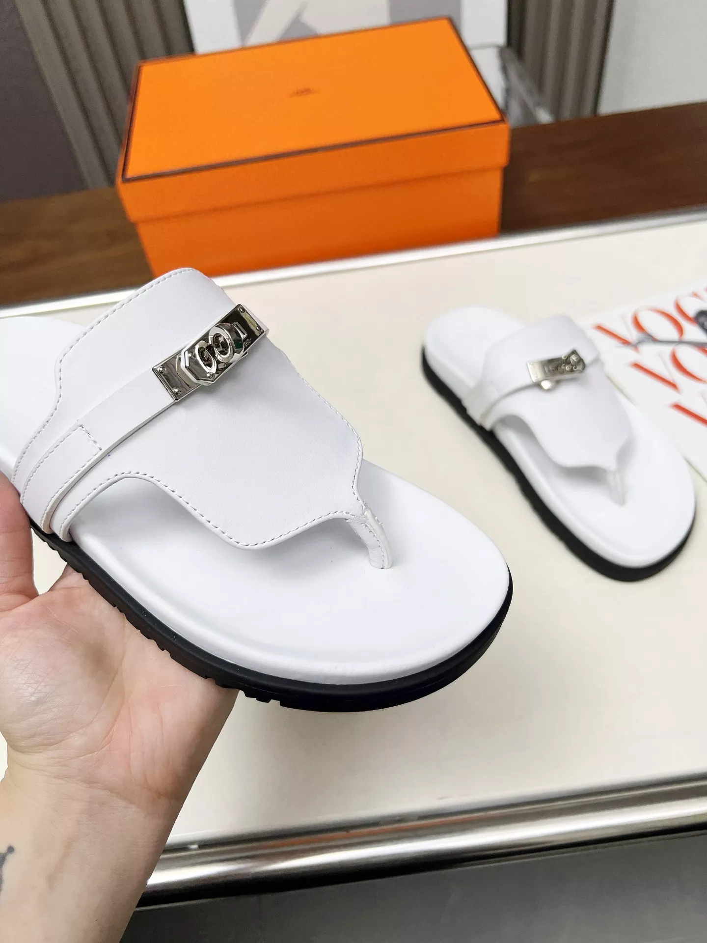 Hermes Slippers For Women Vibrant 9585
