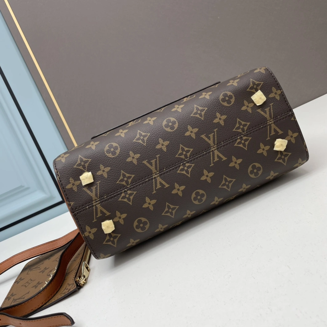 HighQuality 1244 Louis Vuitton AAA Quality Handbags For Women