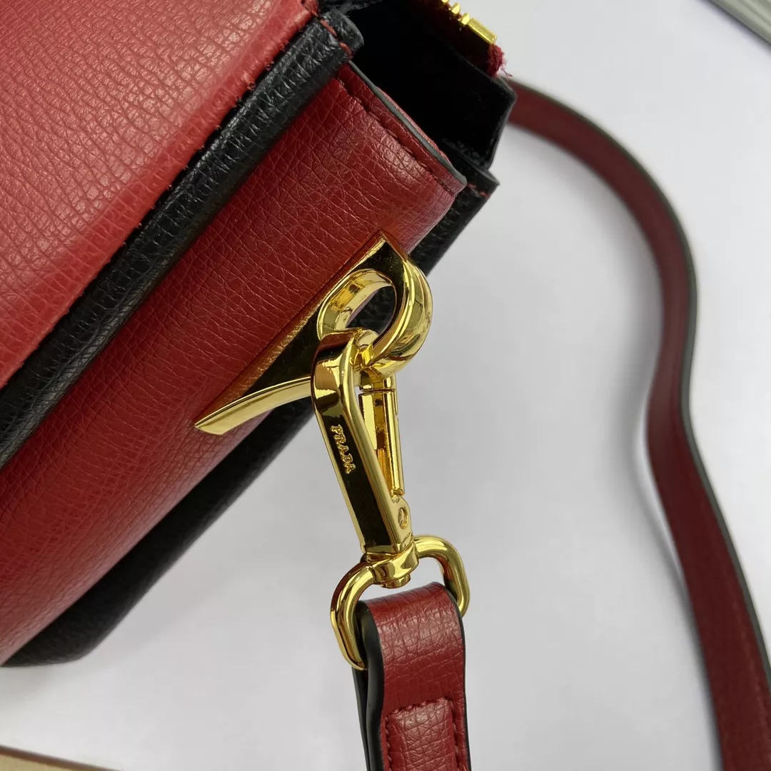HighQuality 1423 Prada AAA Quality Messenger Bags For Women
