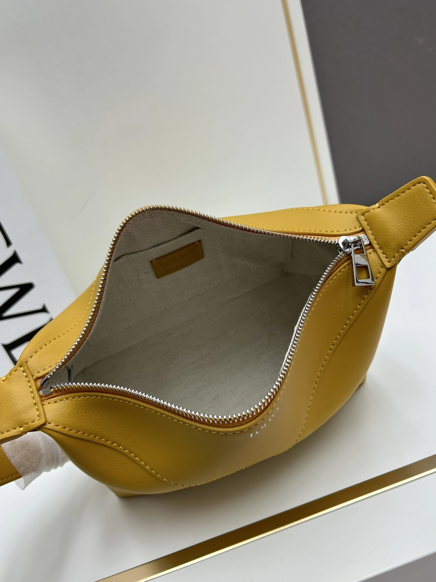 HighQuality 1585 LOEWE AAA Quality Handbags For Women