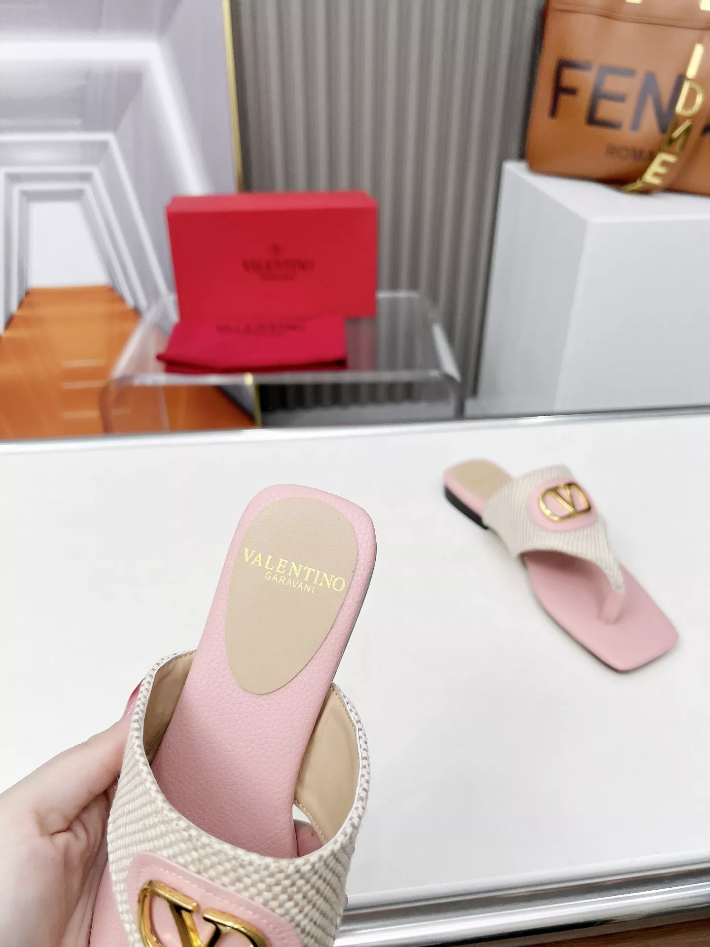 HighQuality 1593 Valentino Slippers For Women