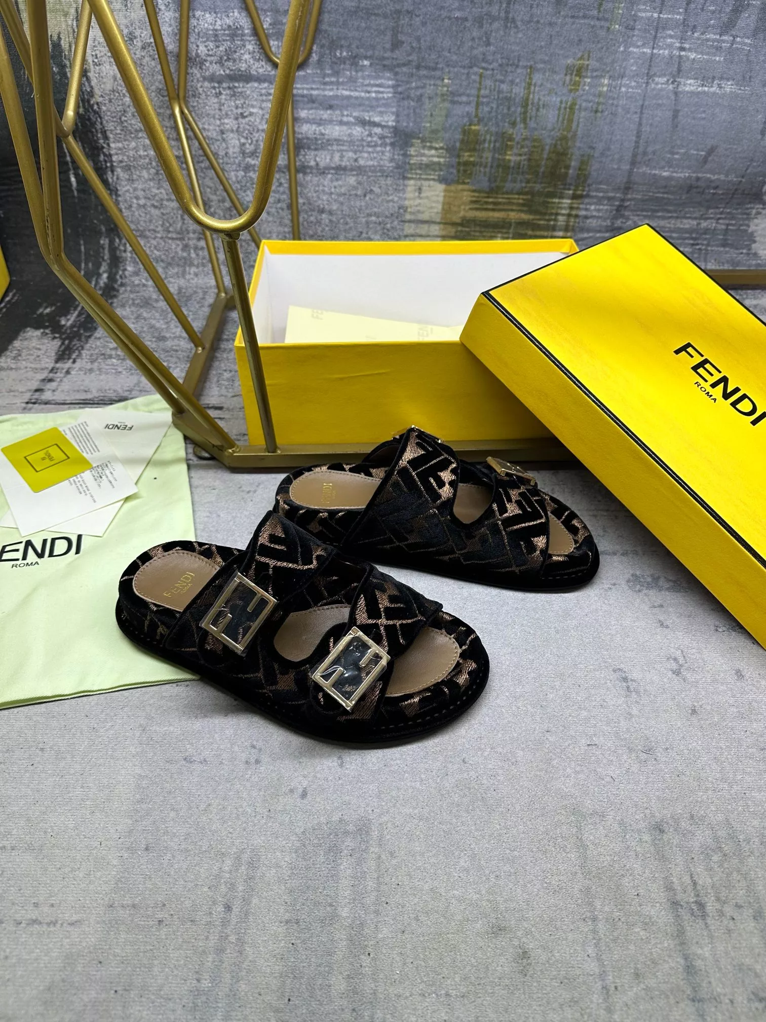 HighQuality 1684 Fendi Slippers For Women