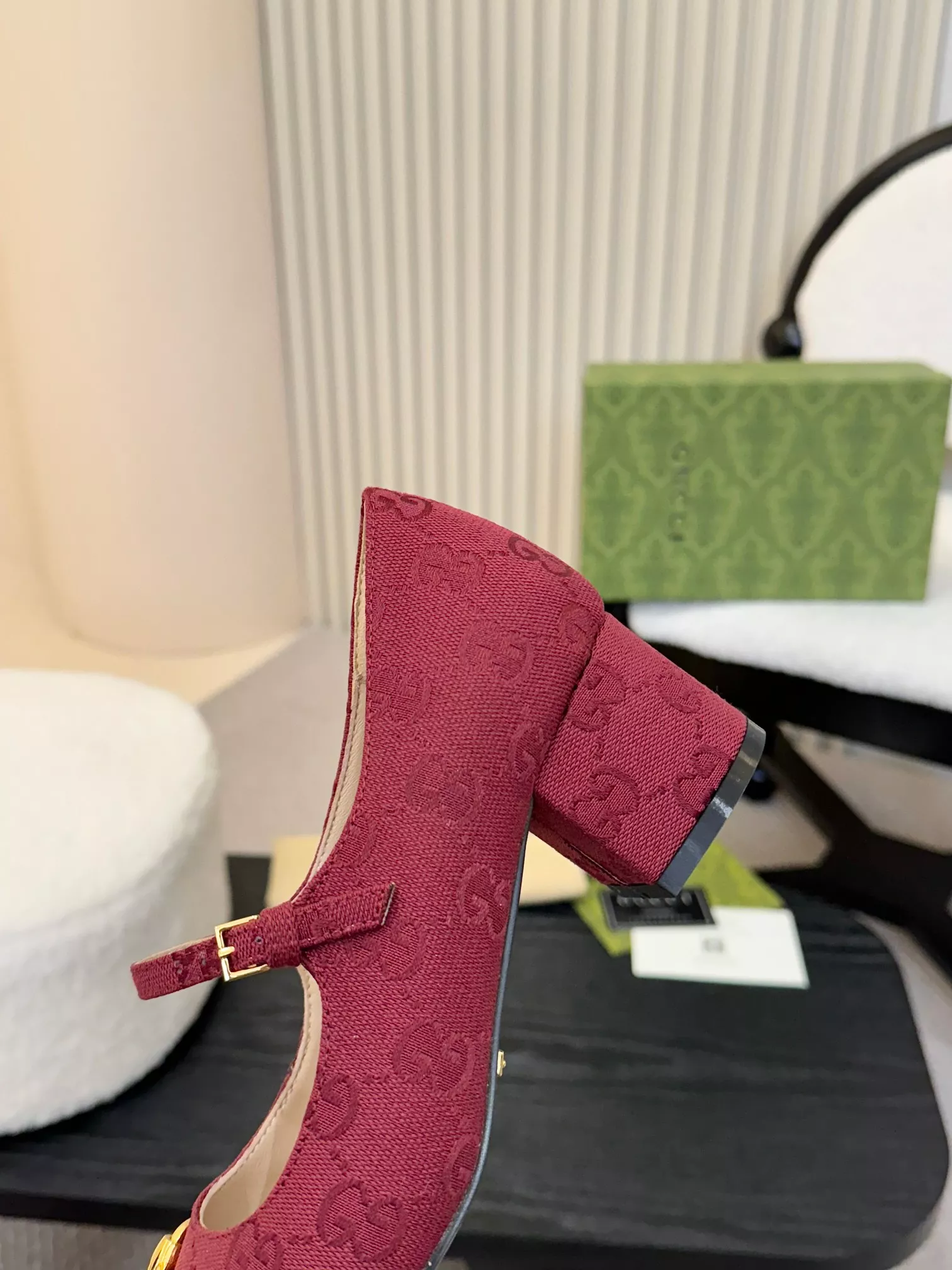 HighQuality 2010 Gucci High-Heeled Shoes For Women