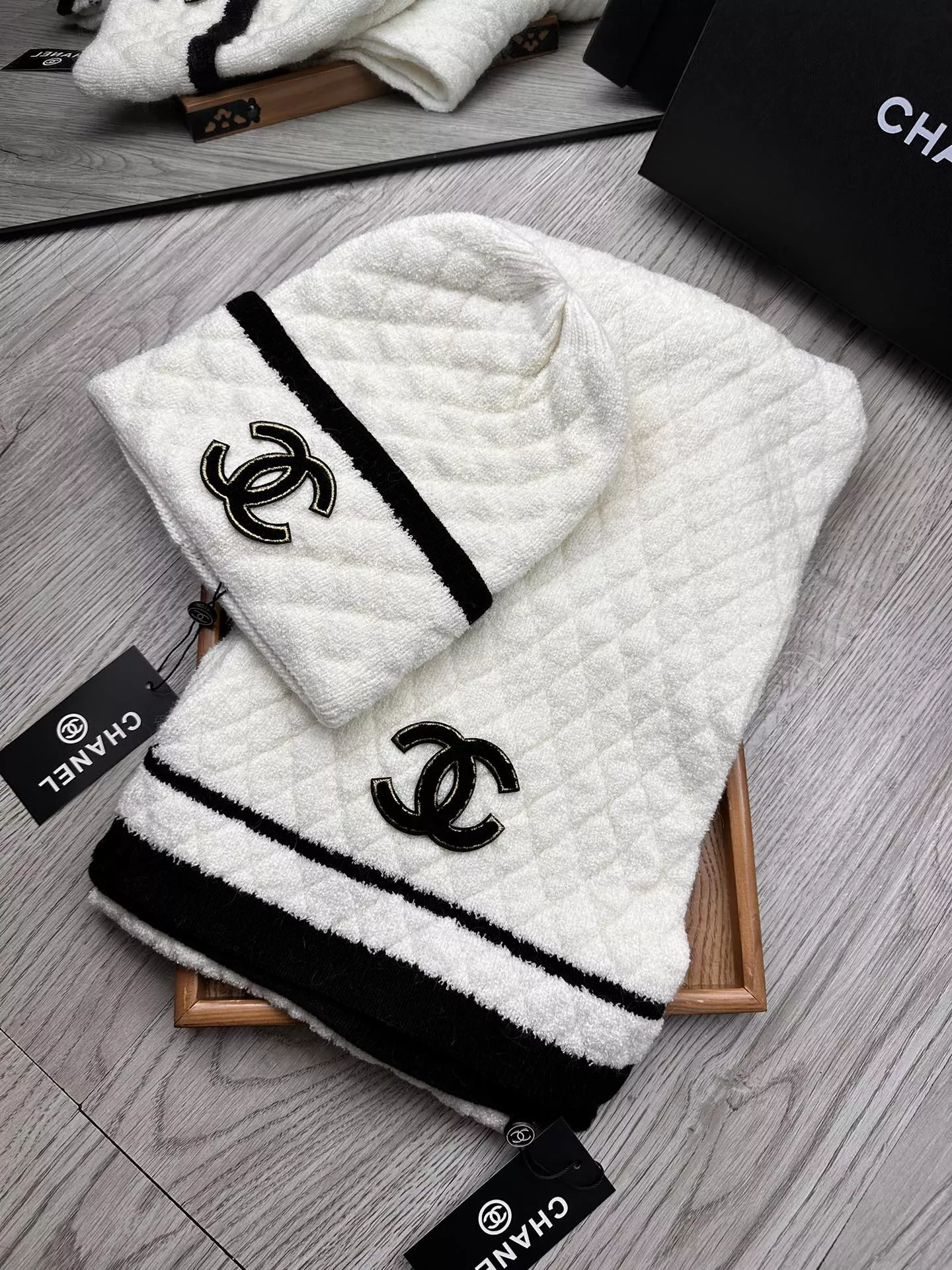 HighQuality 2111 Chanel Hat and Scarf Set