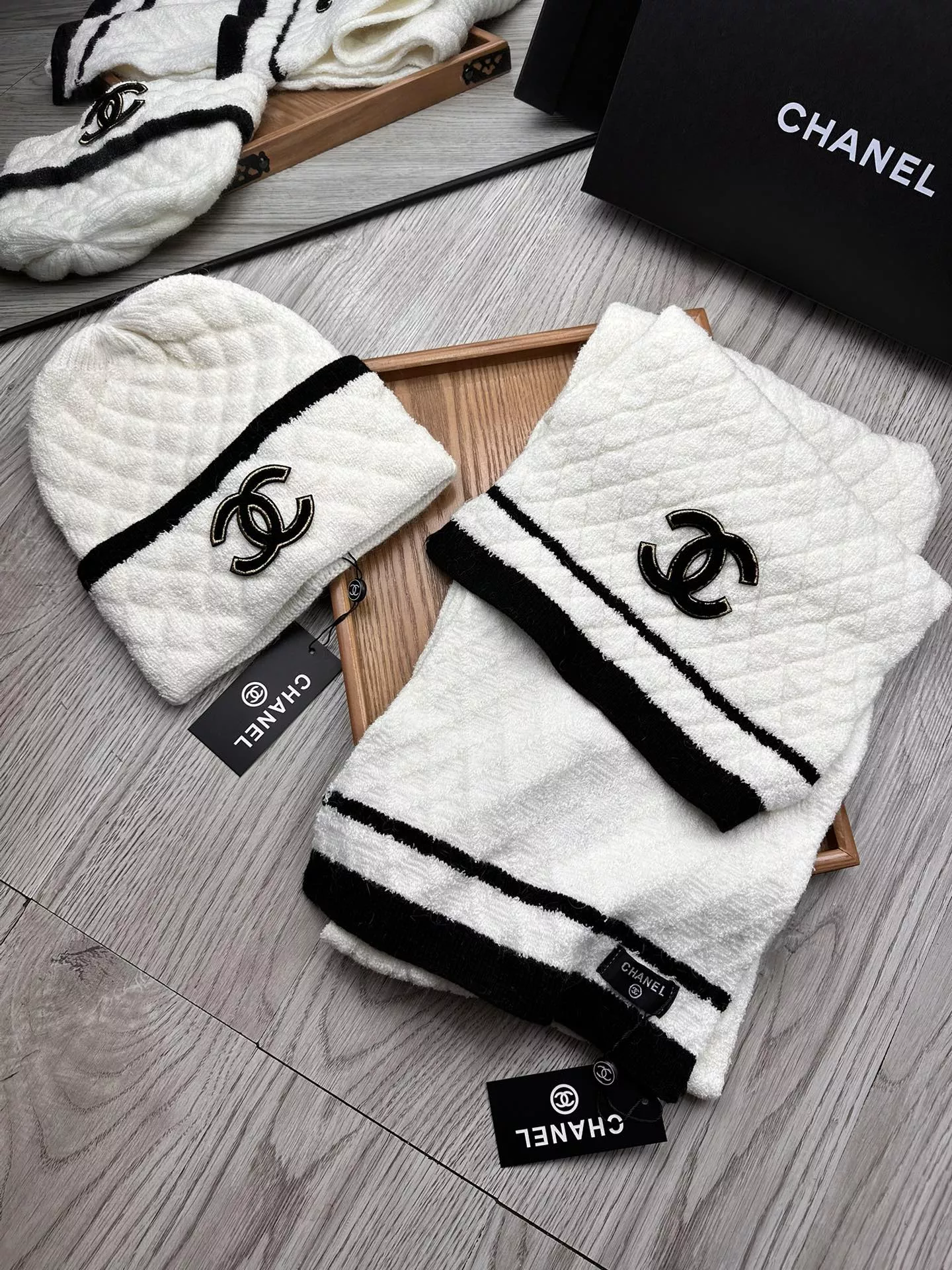 HighQuality 2111 Chanel Hat and Scarf Set
