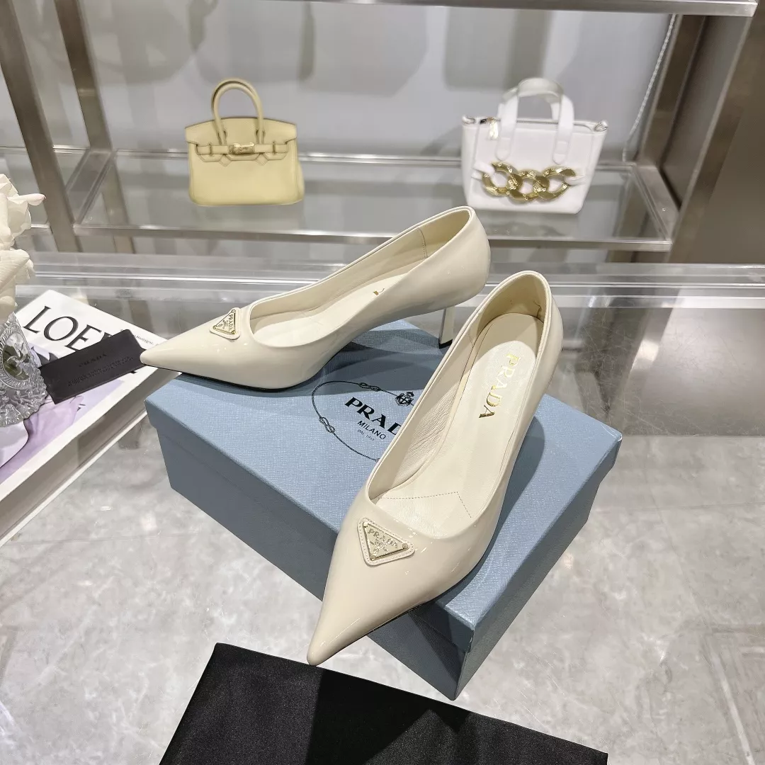 HighQuality 2350 Prada High-heeled Shoes For Women