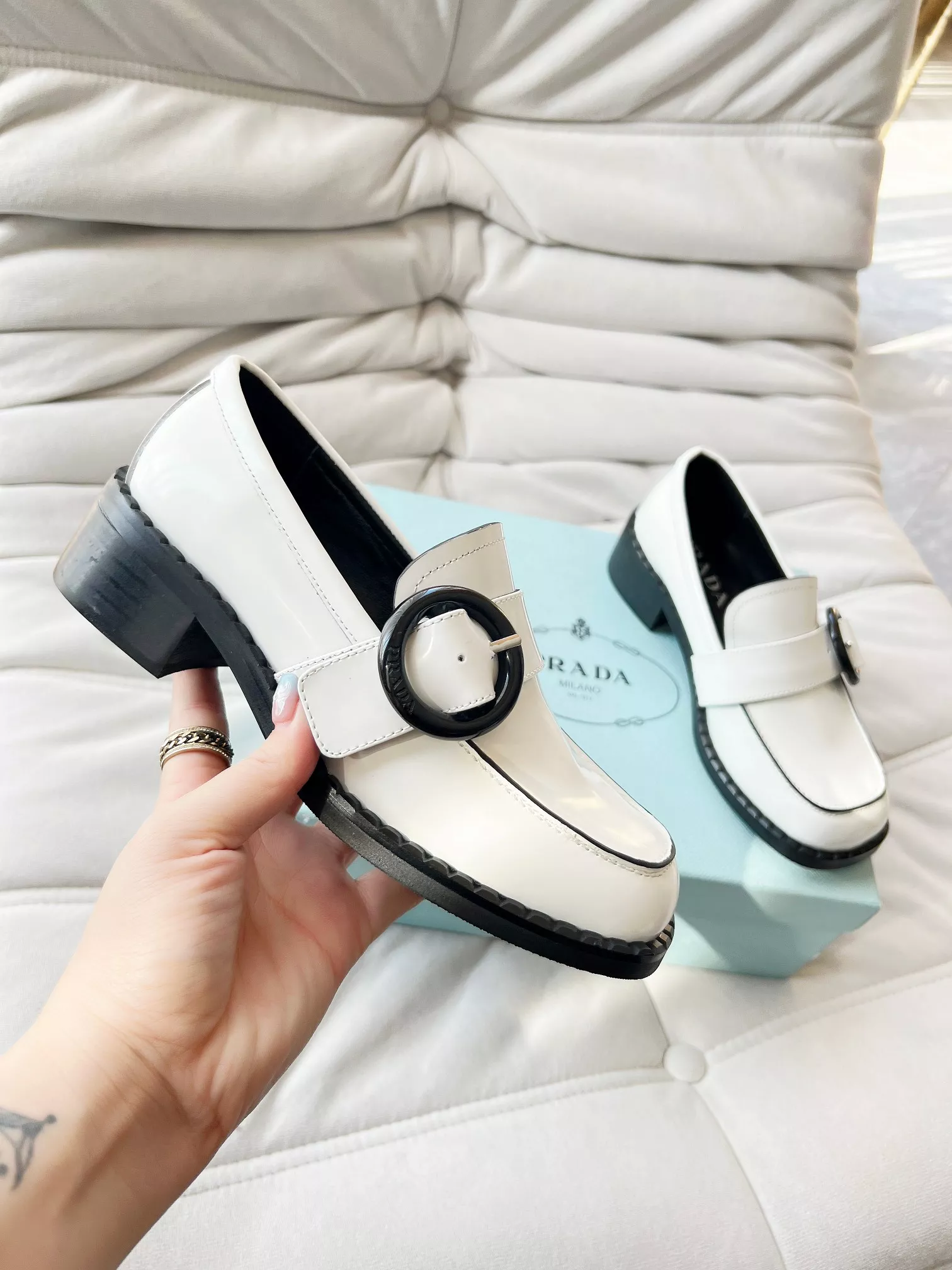 HighQuality 2427 Prada Leather Shoes For Women