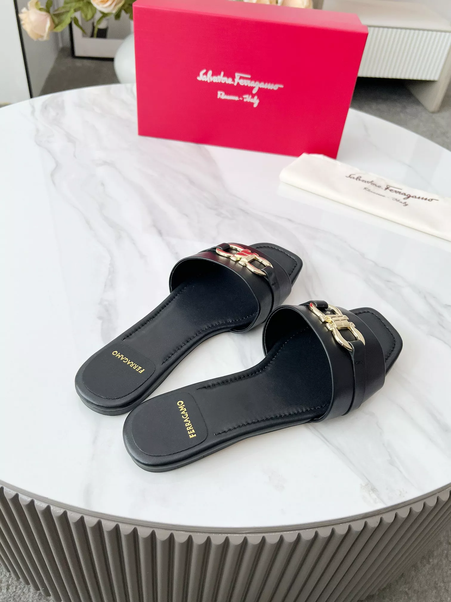 HighQuality 2926 Salvatore Ferragamo Slippers For Women