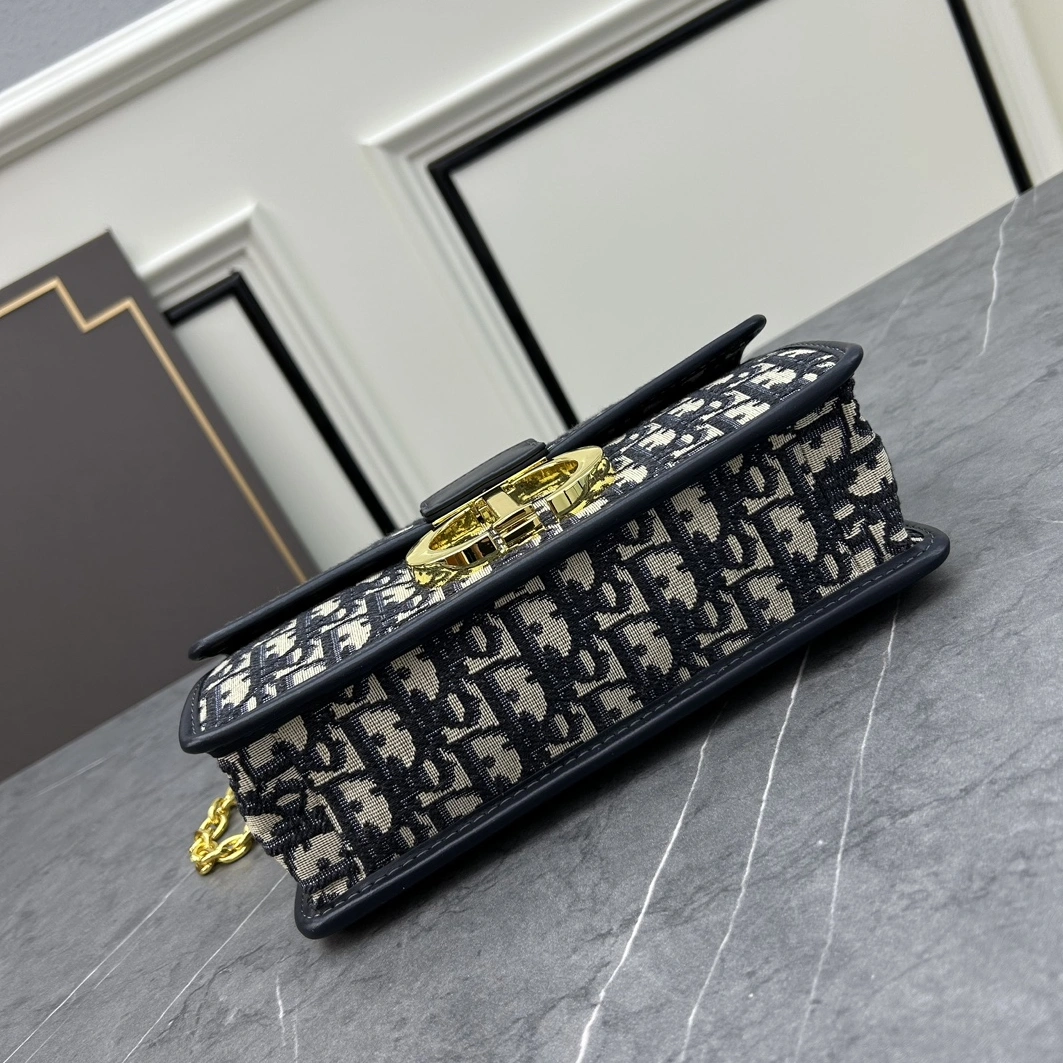 HighQuality 3327 Christian Dior AAA Quality Messenger Bags For Women