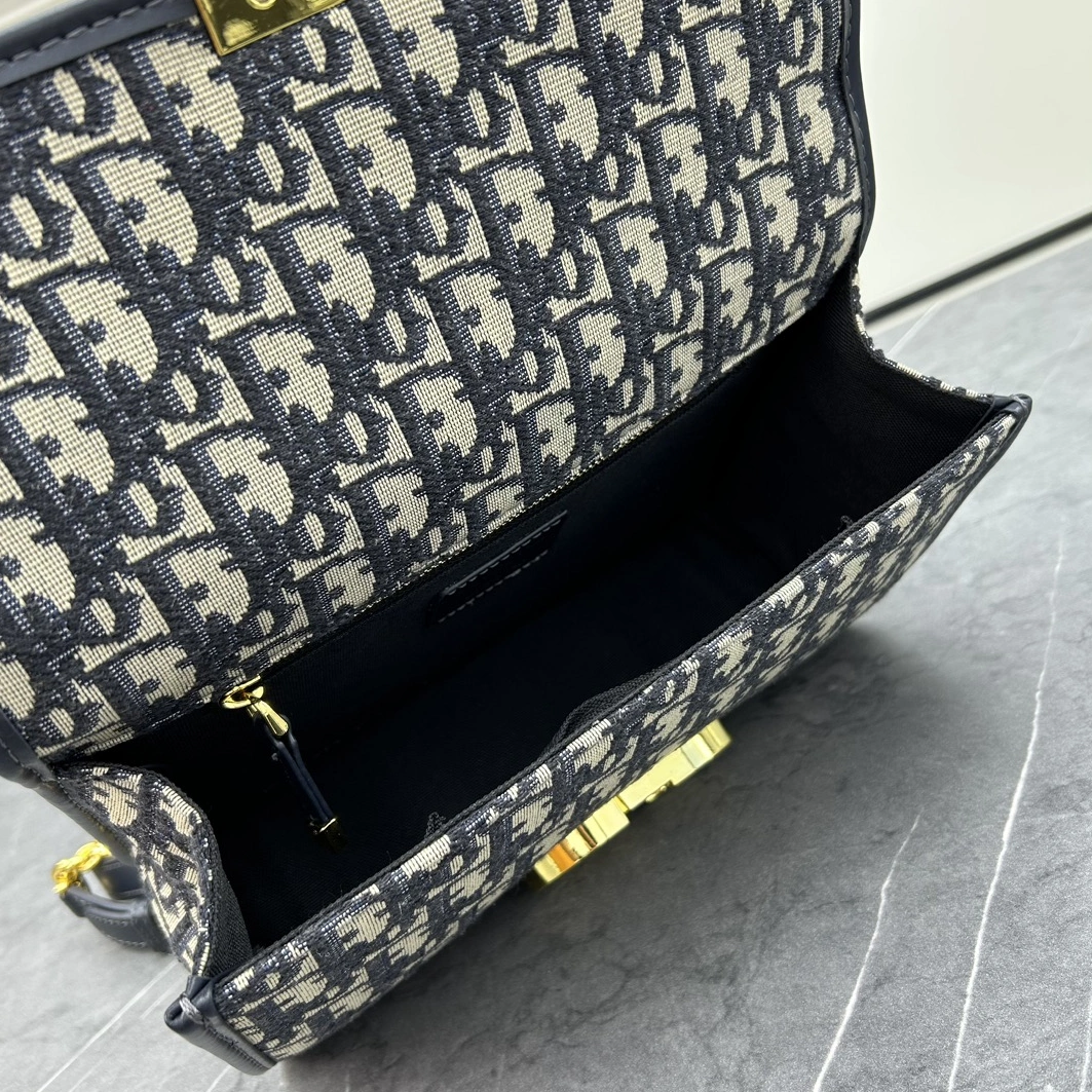 HighQuality 3327 Christian Dior AAA Quality Messenger Bags For Women
