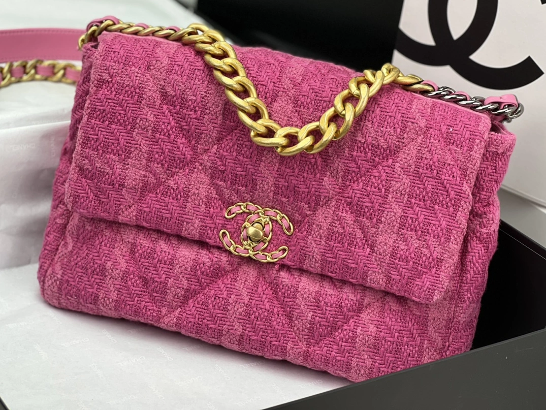 HighQuality 3889 Chanel AAA Quality Messenger Bags For Women