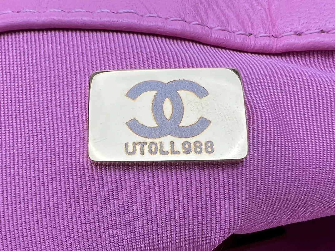 HighQuality 3889 Chanel AAA Quality Messenger Bags For Women