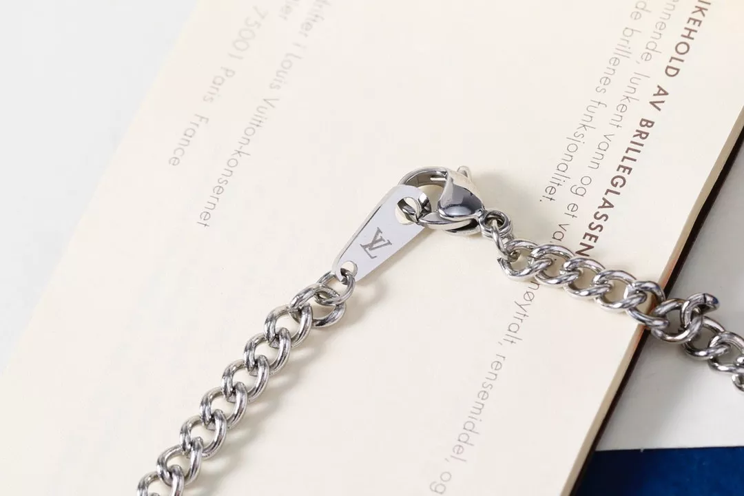 HighQuality 3930 Louis Vuitton Necklaces
