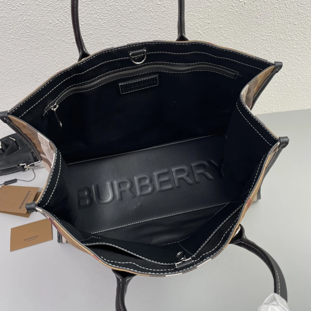 HighQuality 4077 Burberry AAA Quality Handbags For Women