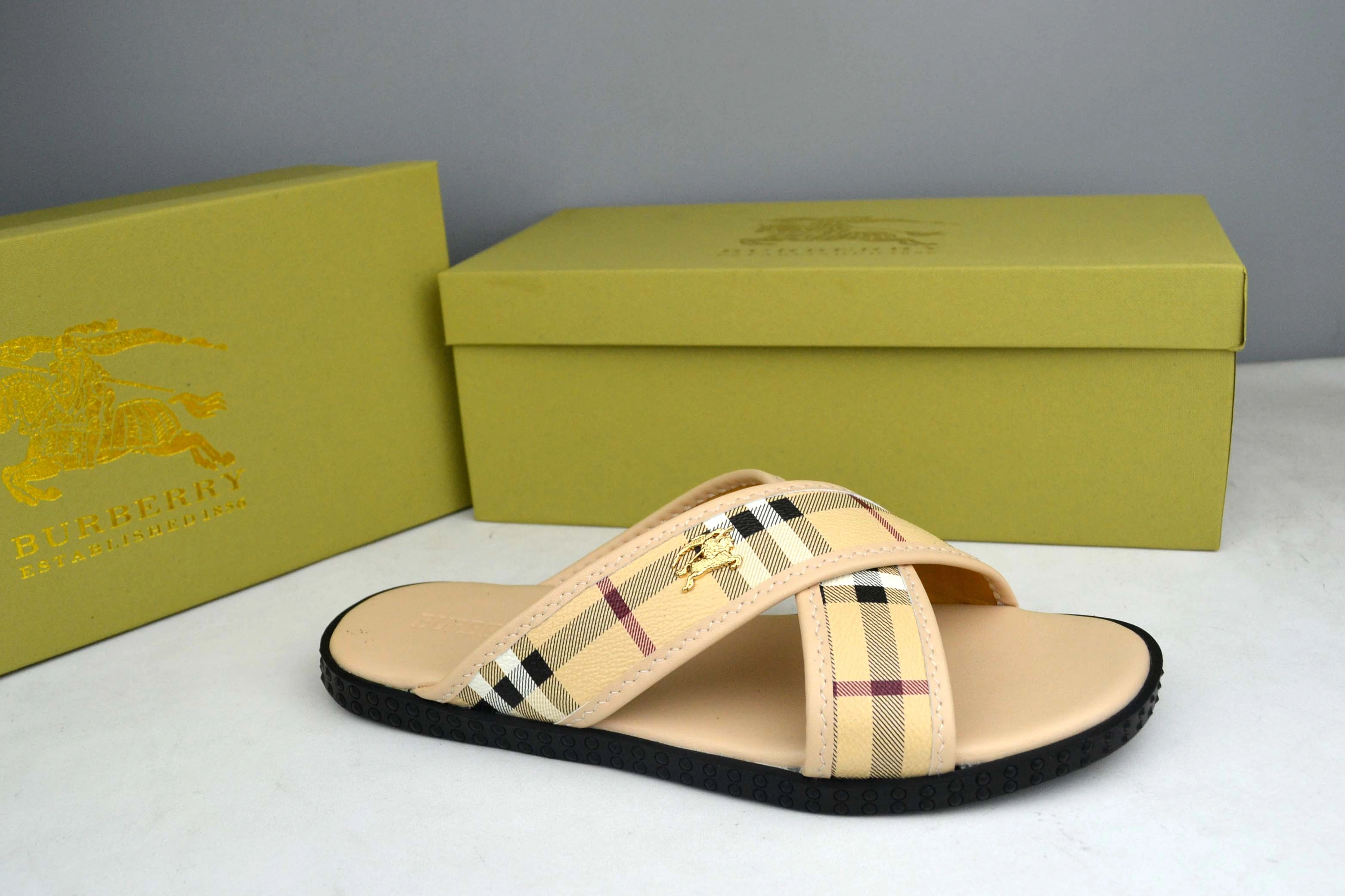 HighQuality 5109 Burberry Slippers For Men