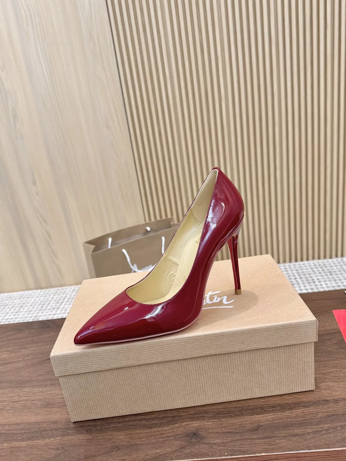 HighQuality 5209 Christian Louboutin High-heeled shoes For Women