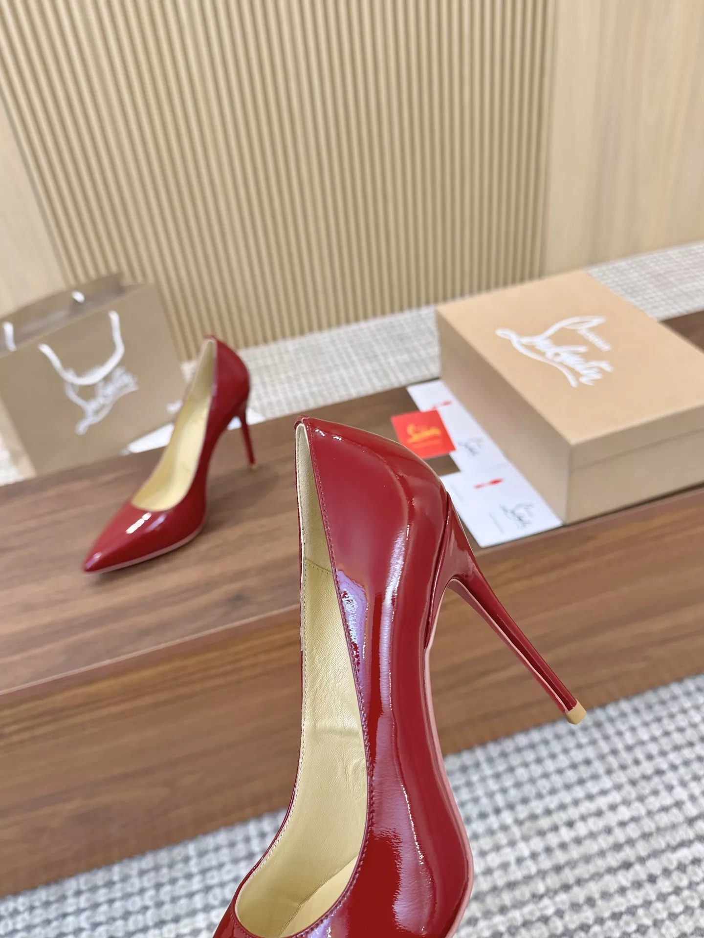 HighQuality 5209 Christian Louboutin High-heeled shoes For Women