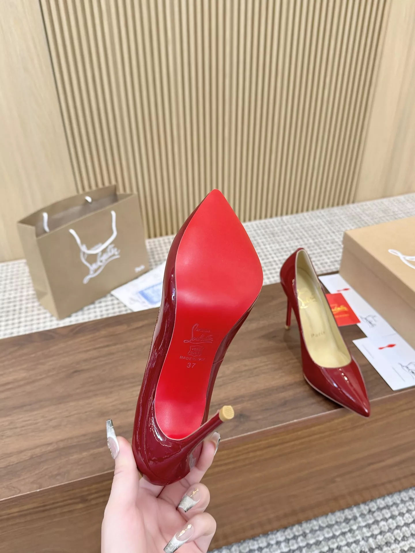 HighQuality 5209 Christian Louboutin High-heeled shoes For Women