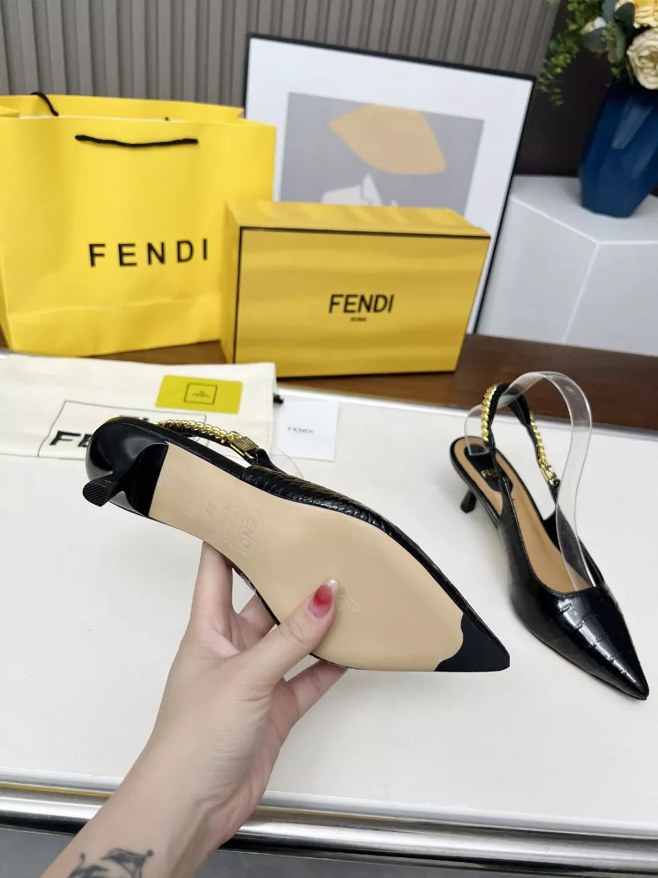 HighQuality 569 Fendi Sandal For Women