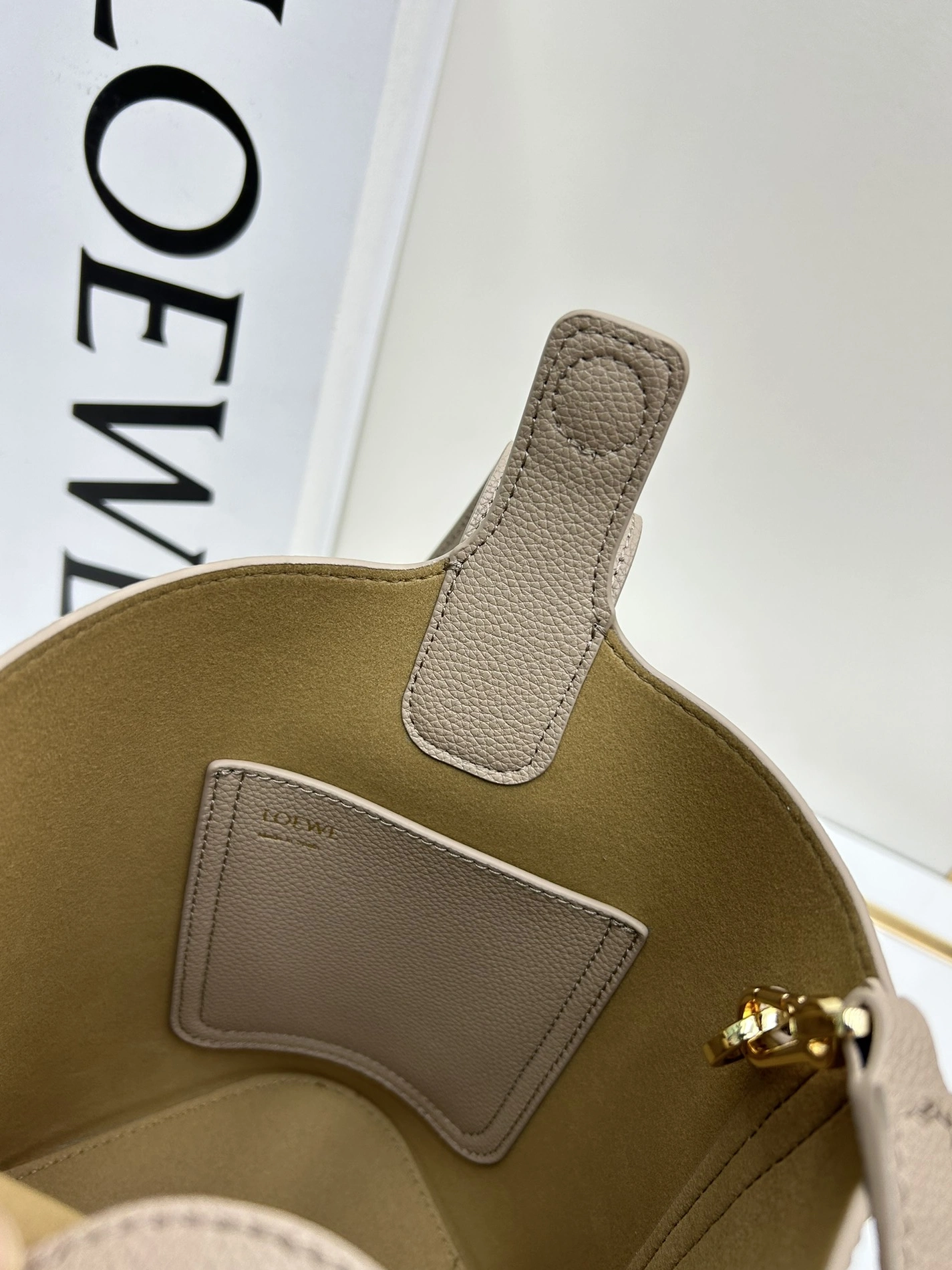 HighQuality 6135 LOEWE AAA Quality Messenger Bags For Women