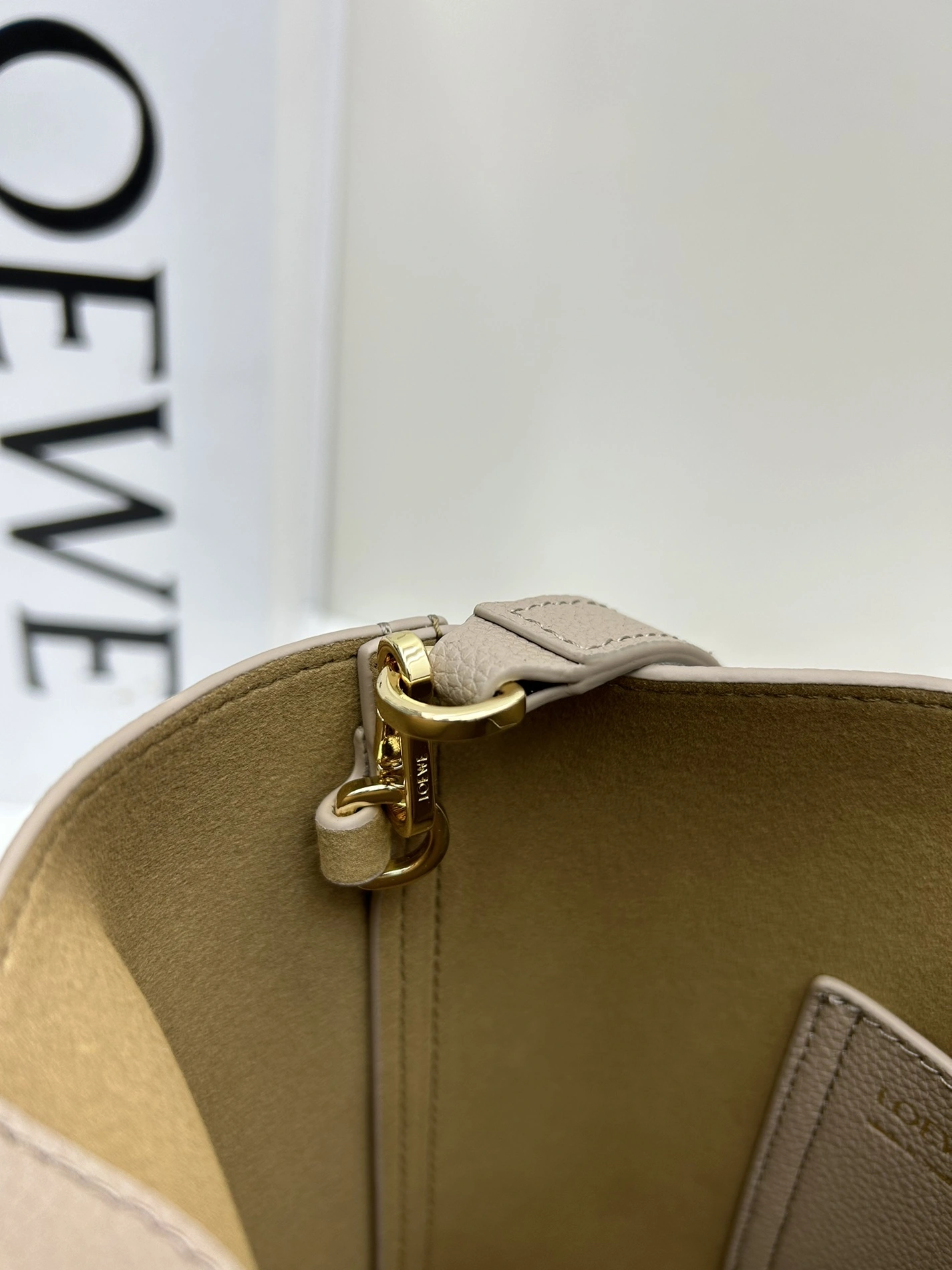 HighQuality 6135 LOEWE AAA Quality Messenger Bags For Women