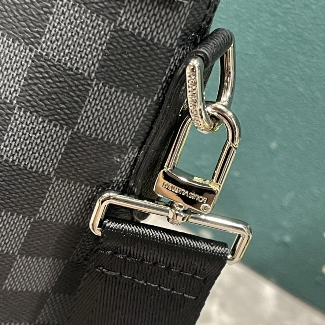 HighQuality 7369 Louis Vuitton AAA Man Handbags