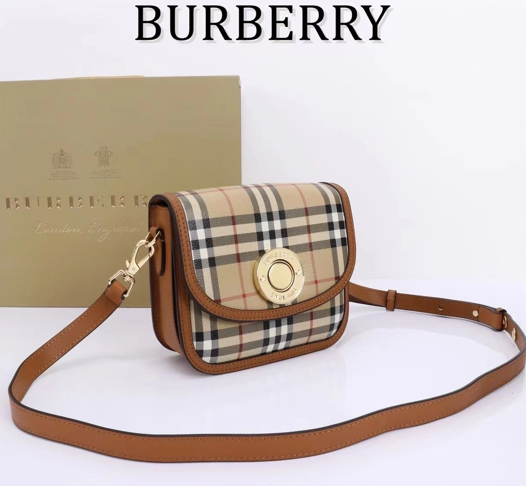HighQuality 7637 Burberry AAA Quality Messenger Bags For Women
