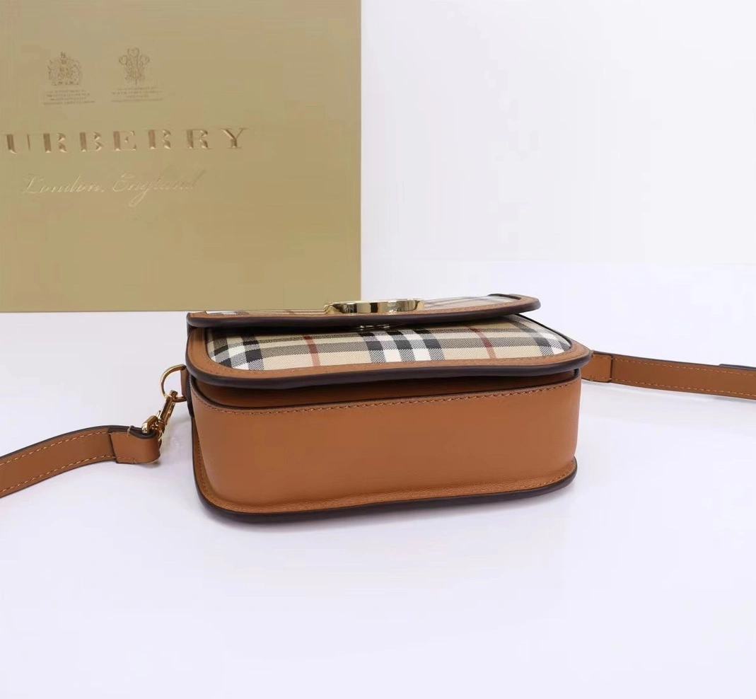 HighQuality 7637 Burberry AAA Quality Messenger Bags For Women