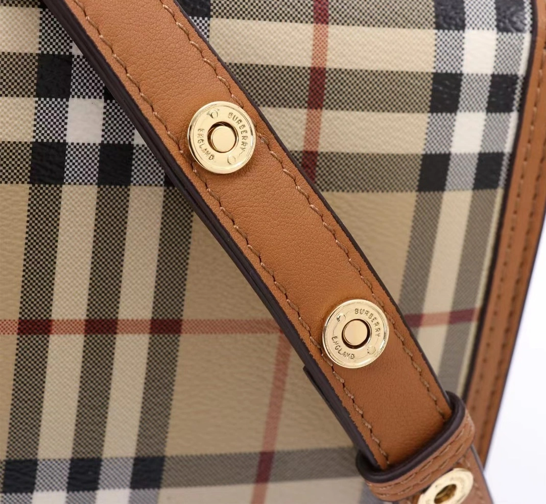 HighQuality 7637 Burberry AAA Quality Messenger Bags For Women