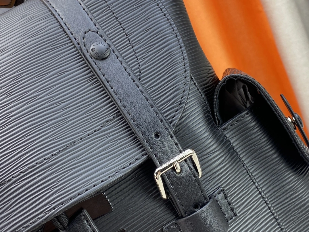 HighQuality 7677 Louis Vuitton LV AAA Man Backpacks