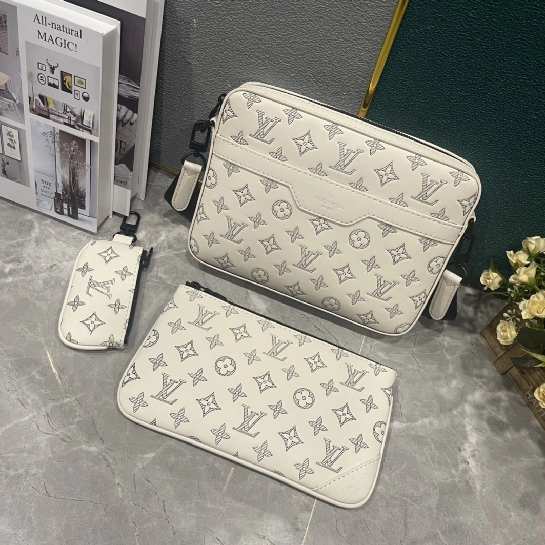 HighQuality 7838 Louis Vuitton AAA Man Messenger Bags