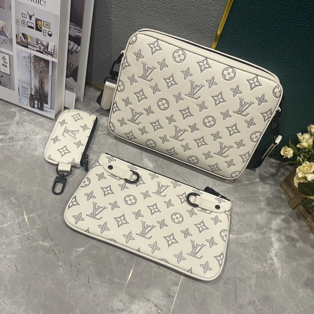 HighQuality 7838 Louis Vuitton AAA Man Messenger Bags