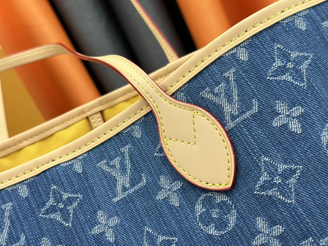 HighQuality 7869 Louis Vuitton AAA Quality Shoulder Bags For Women