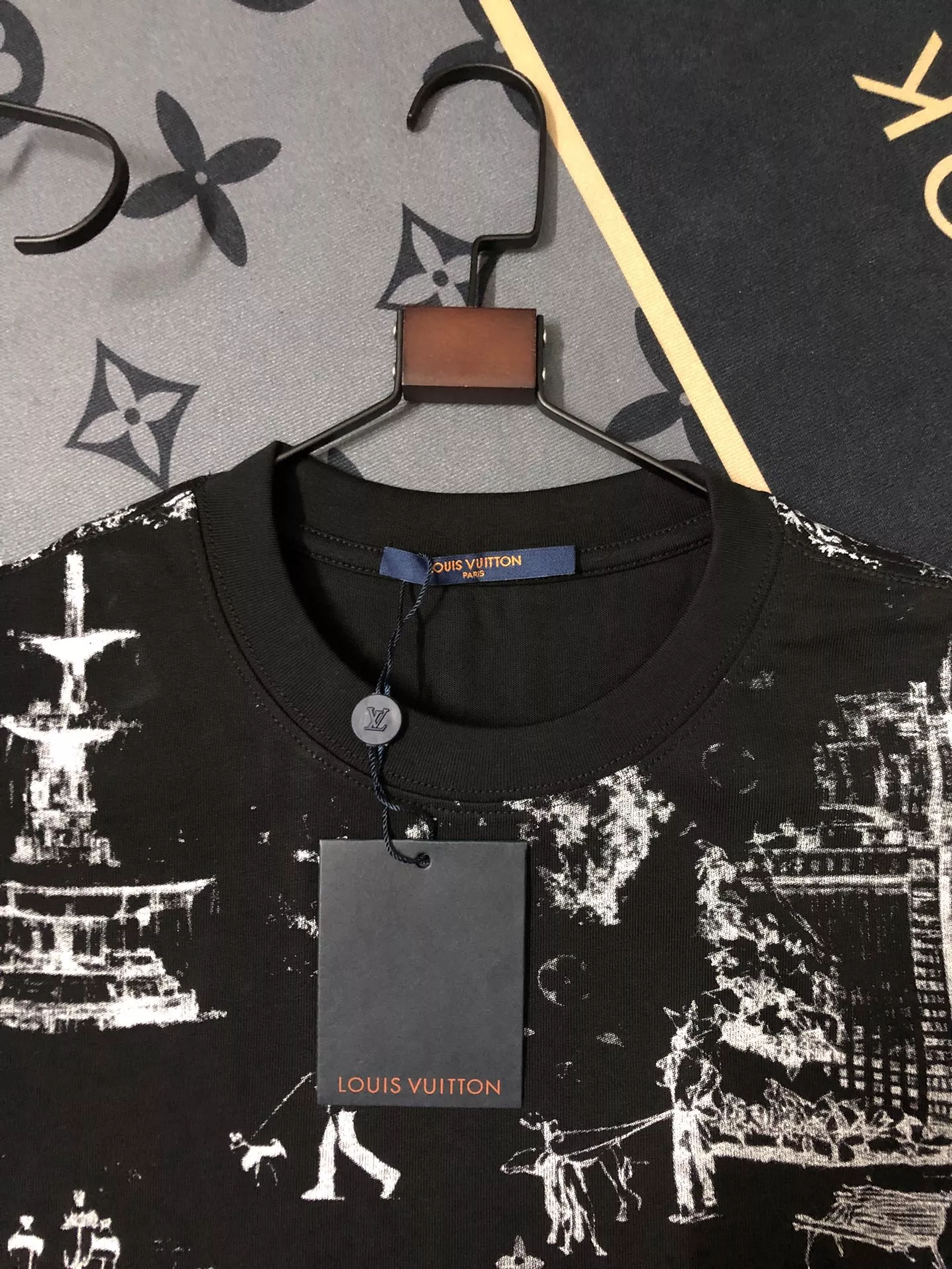 HighQuality 7887 Louis Vuitton LV T-Shirts Short Sleeved For Unisex