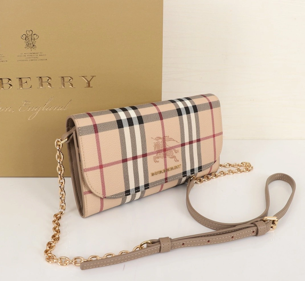 HighQuality 7988 Burberry AAA Messenger Bags For Women