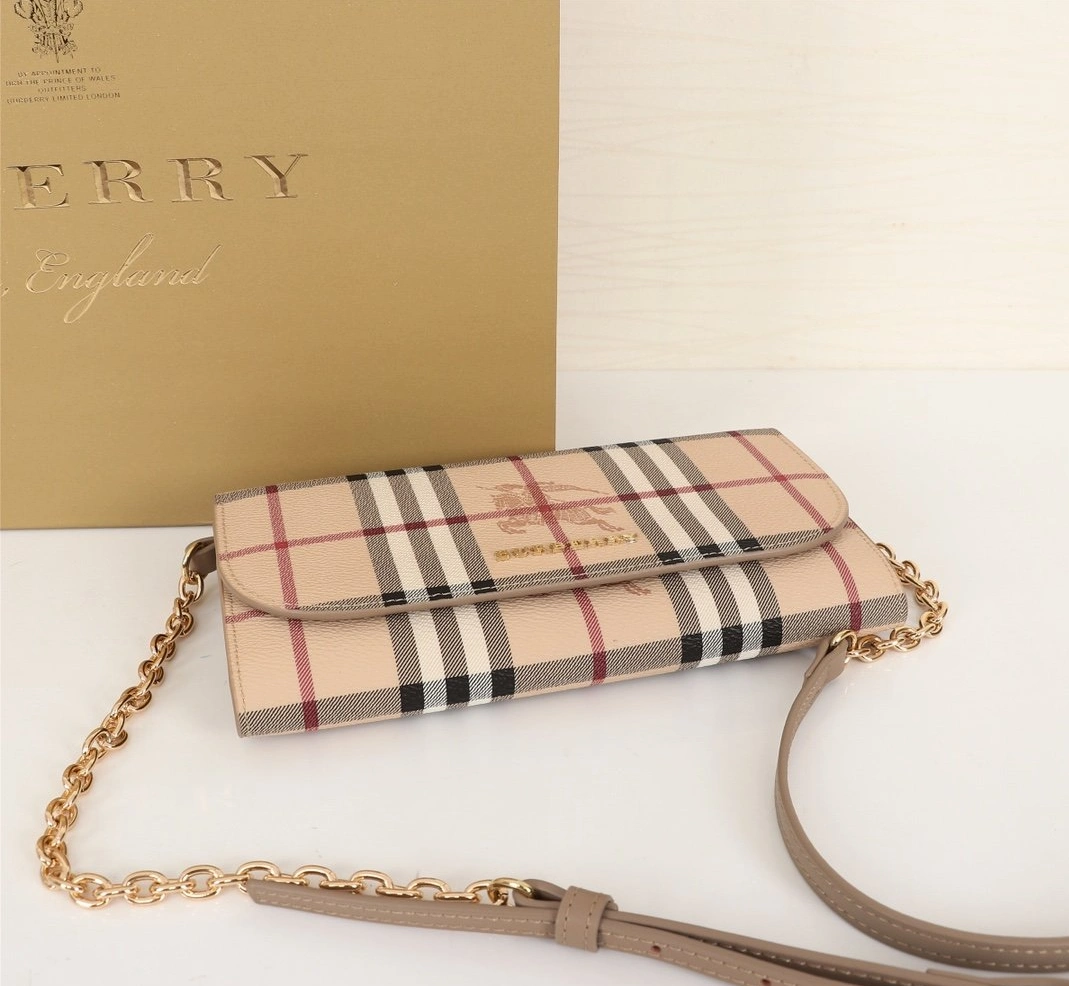 HighQuality 7988 Burberry AAA Messenger Bags For Women