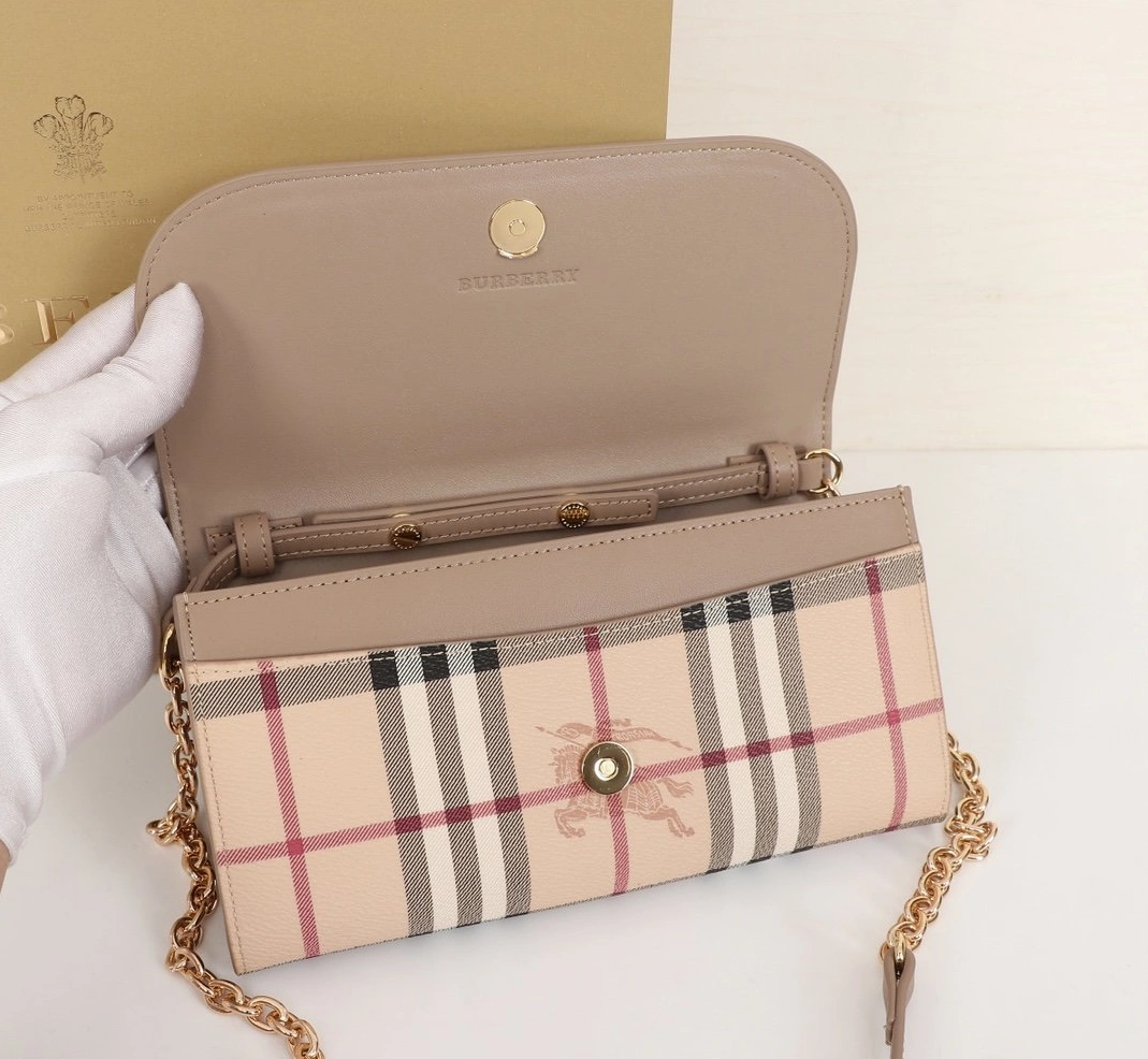 HighQuality 7988 Burberry AAA Messenger Bags For Women