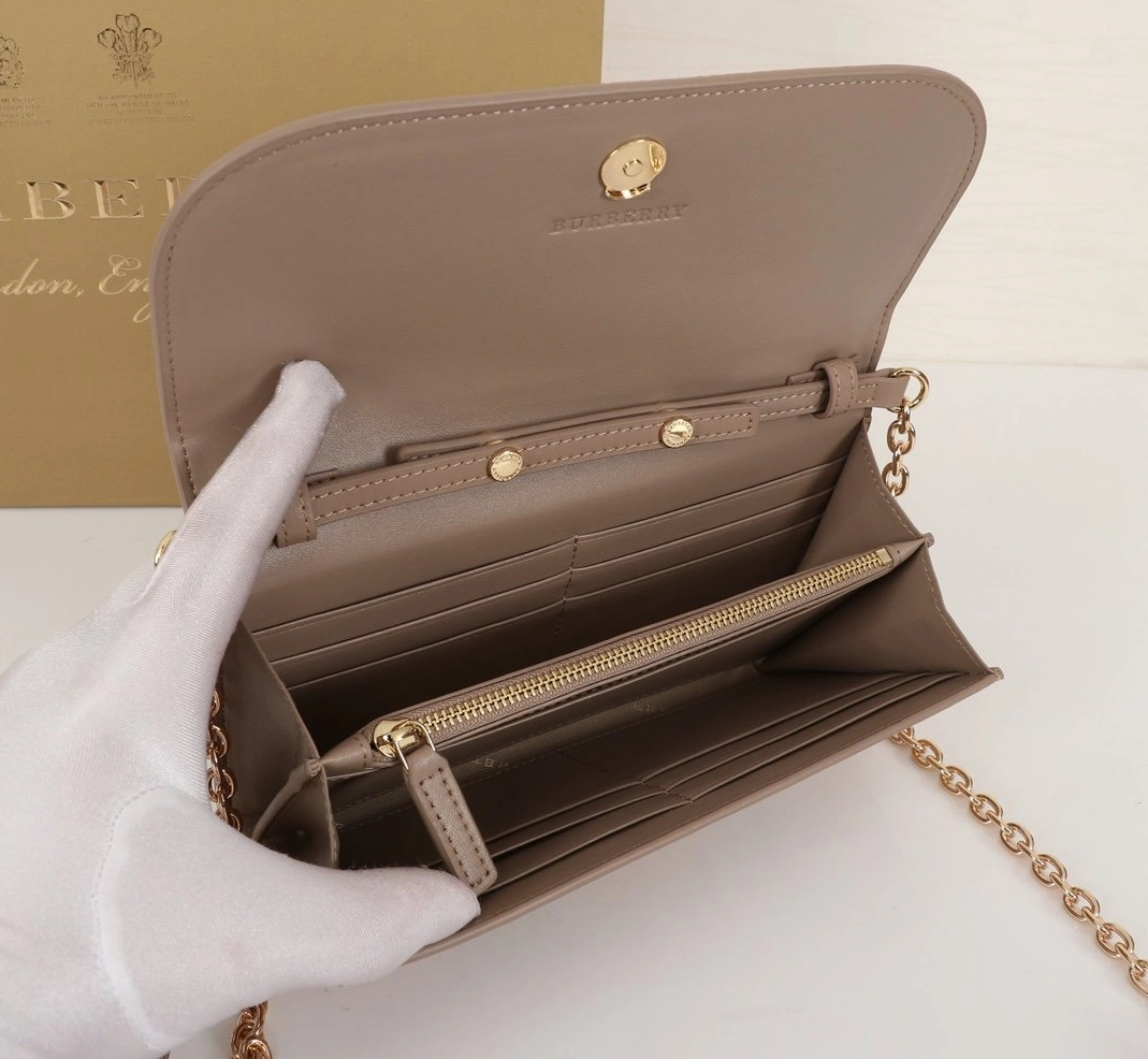 HighQuality 7988 Burberry AAA Messenger Bags For Women