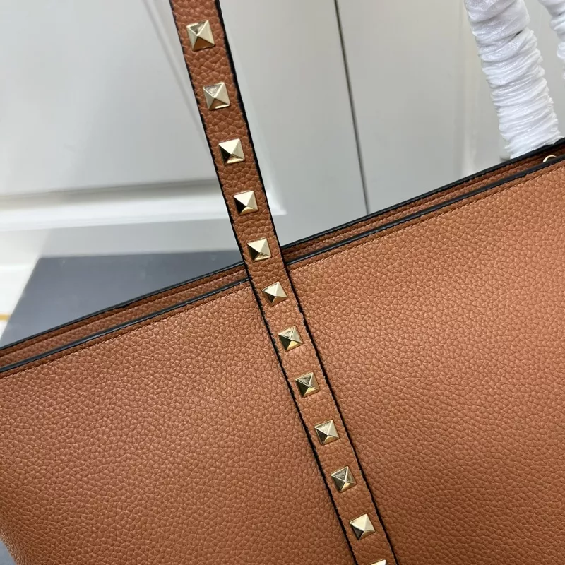 HighQuality 8528 Valentino AAA Quality Shoulder Bags For Women
