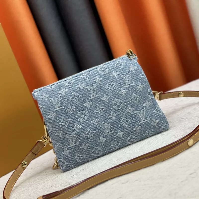 HighQuality 9066 Louis Vuitton AAA Quality Messenger Bags For Women
